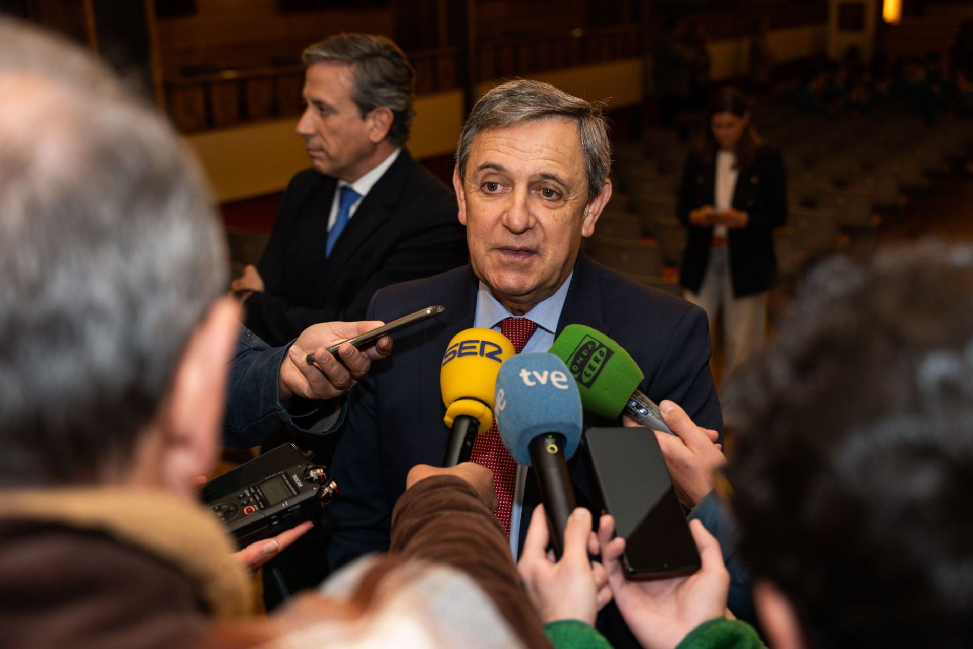 Qu sabemos de economa?